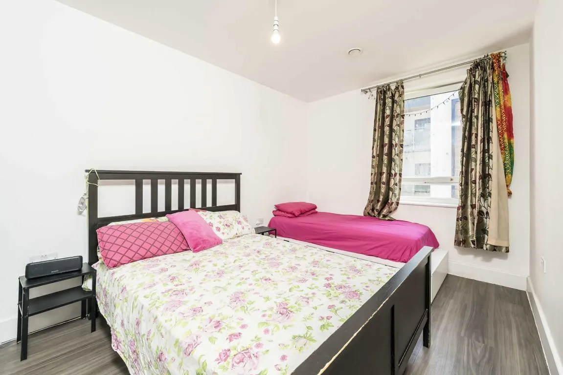 London Road, TW7, photo 6