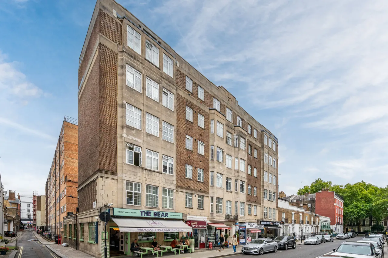 flat for sale — 6 Sussex Court, Spring Street, London