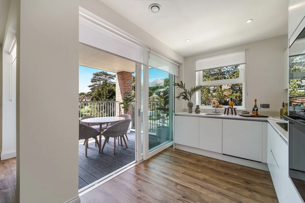 Woodcote Valley Road, Purley, photo 6
