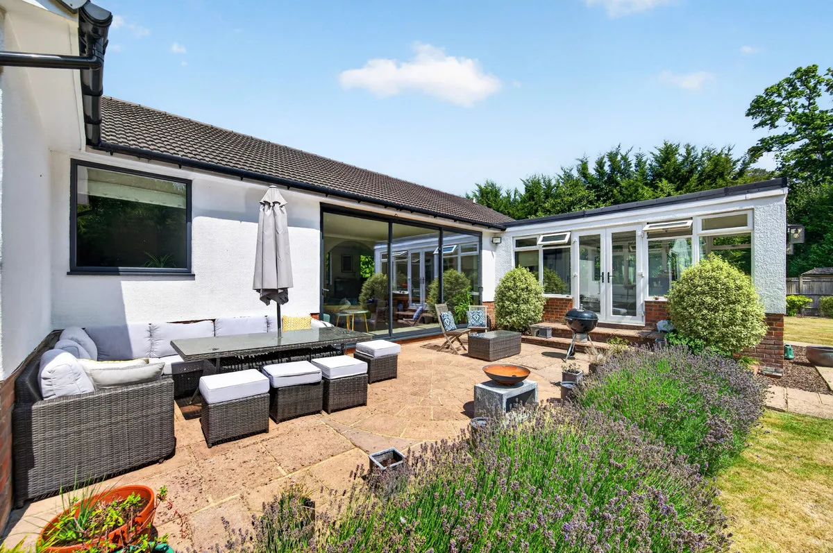 Templewood Lane, Farnham Common, SL2, photo 2