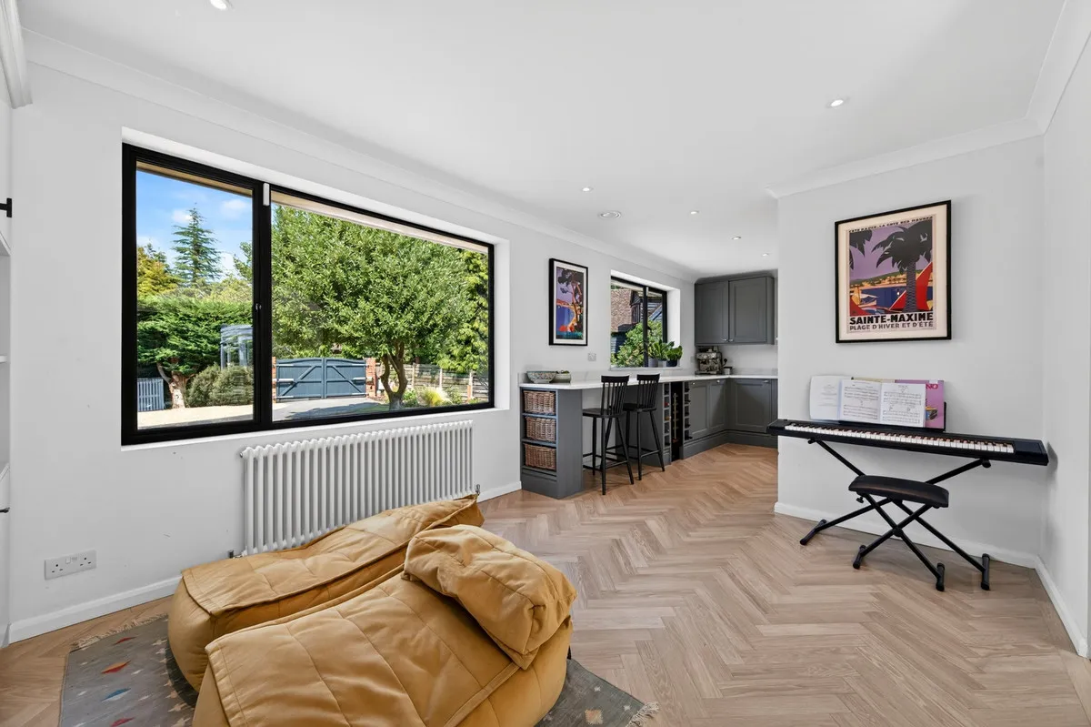 Templewood Lane, Farnham Common, SL2, photo 13