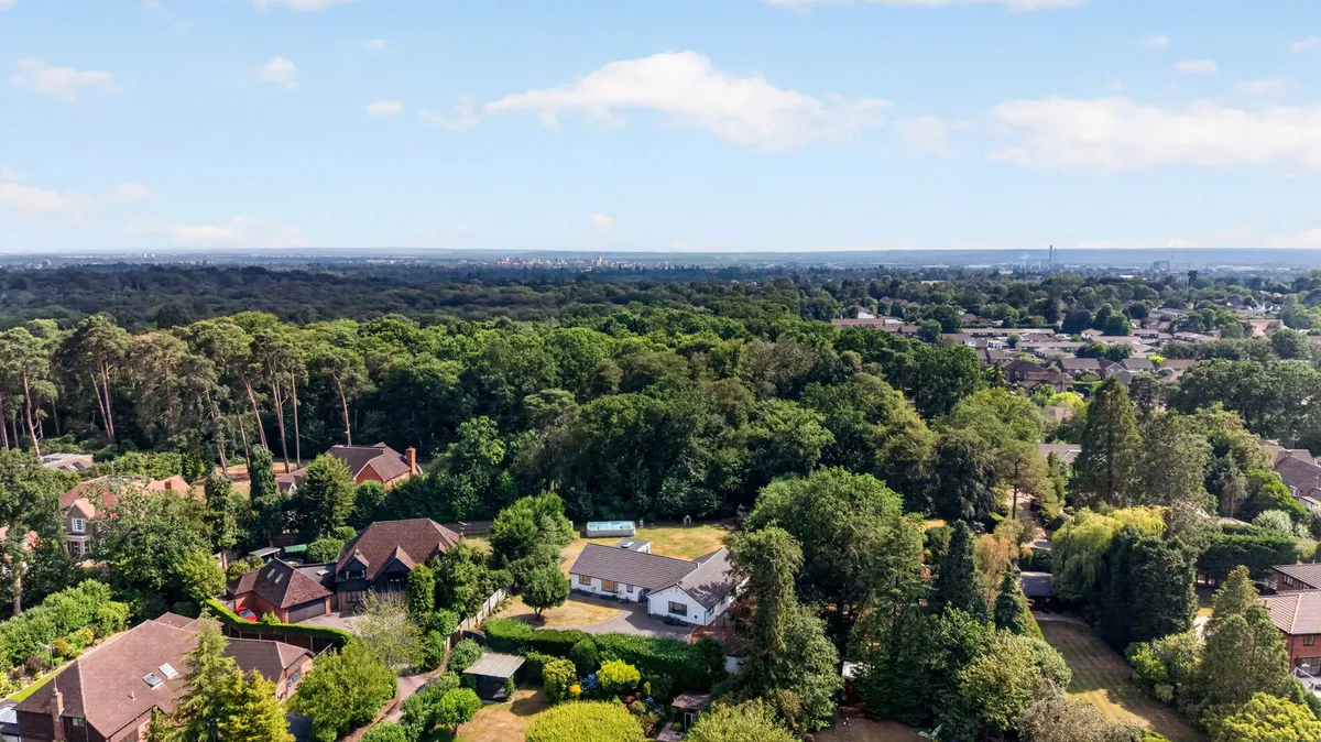 Templewood Lane, Farnham Common, SL2, photo 24