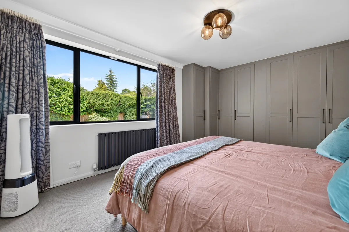 Templewood Lane, Farnham Common, SL2, photo 15