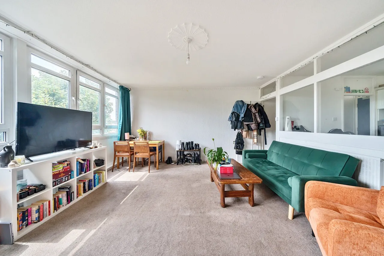 3 bed flat for sale — Sceaux Gardens, SE5