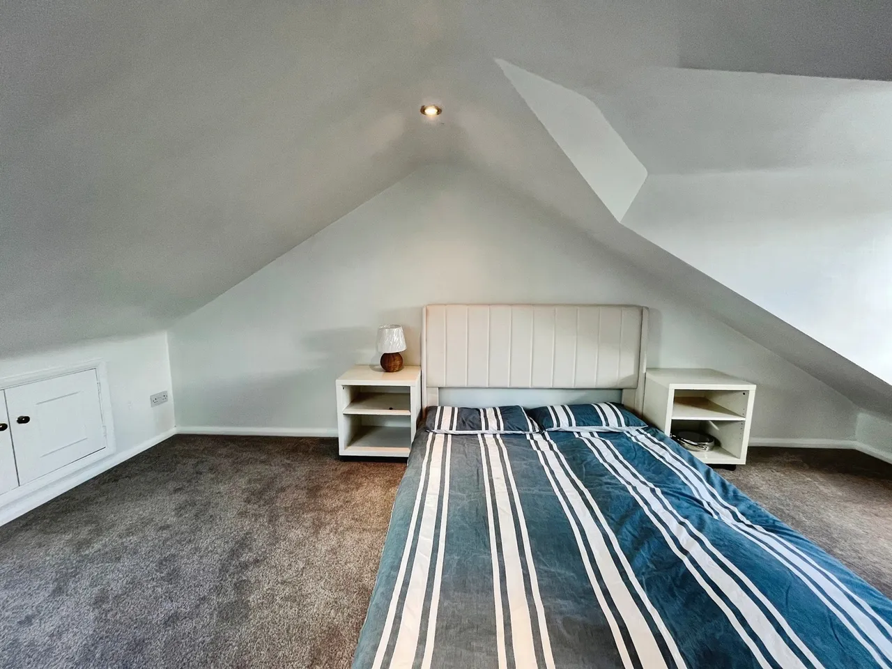 Hawthorn Rise, Hook, Hampshire, RG27 9RG, photo 12