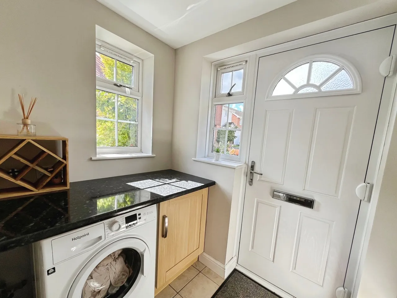 Hawthorn Rise, Hook, Hampshire, RG27 9RG, photo 4