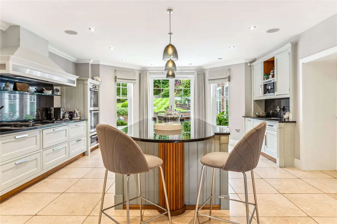 Stratton Chase Drive, Chalfont St. Giles, Buckinghamshire, HP8 4NS, photo 6