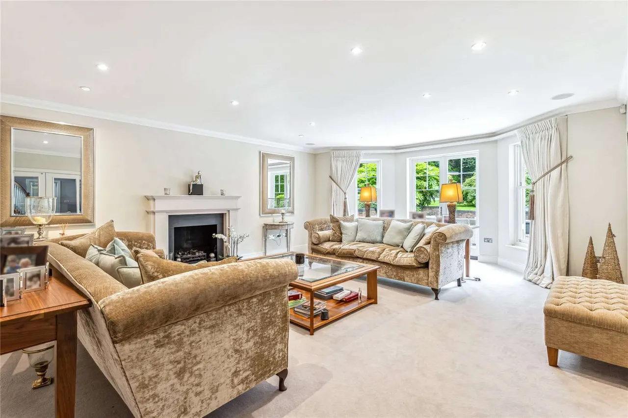 Stratton Chase Drive, Chalfont St. Giles, Buckinghamshire, HP8 4NS, photo 3