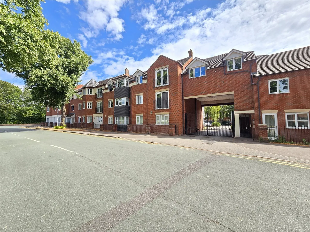 2 bed flat for sale — Bonehill Road, Tamworth, Staffordshire, B78