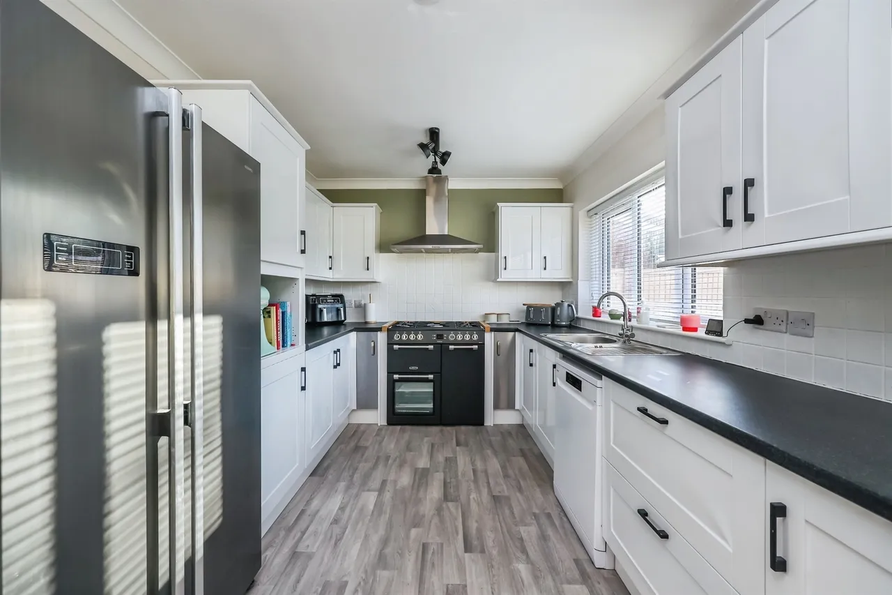 Bernard Avenue, Hucknall, NG15, photo 6