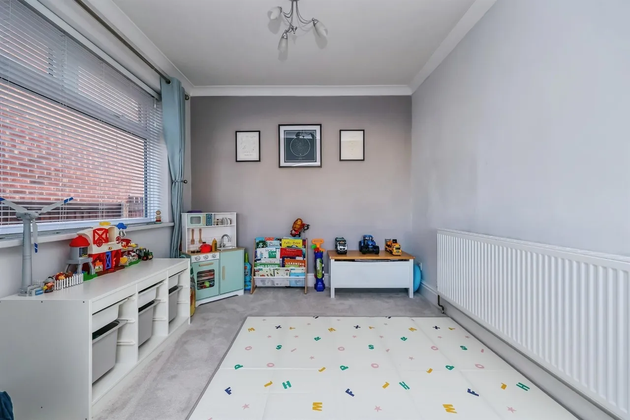 Bernard Avenue, Hucknall, NG15, photo 16