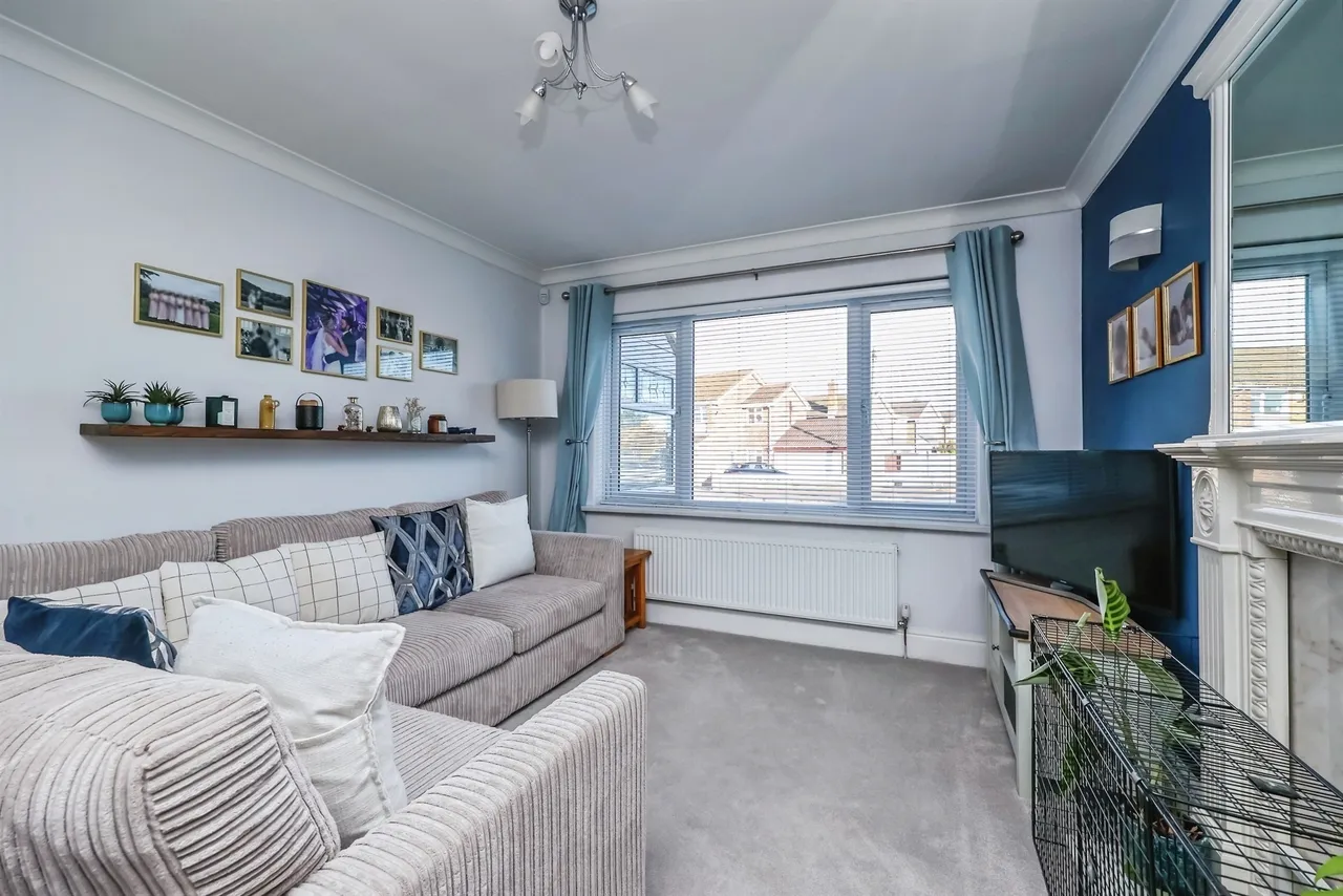 Bernard Avenue, Hucknall, NG15, photo 3