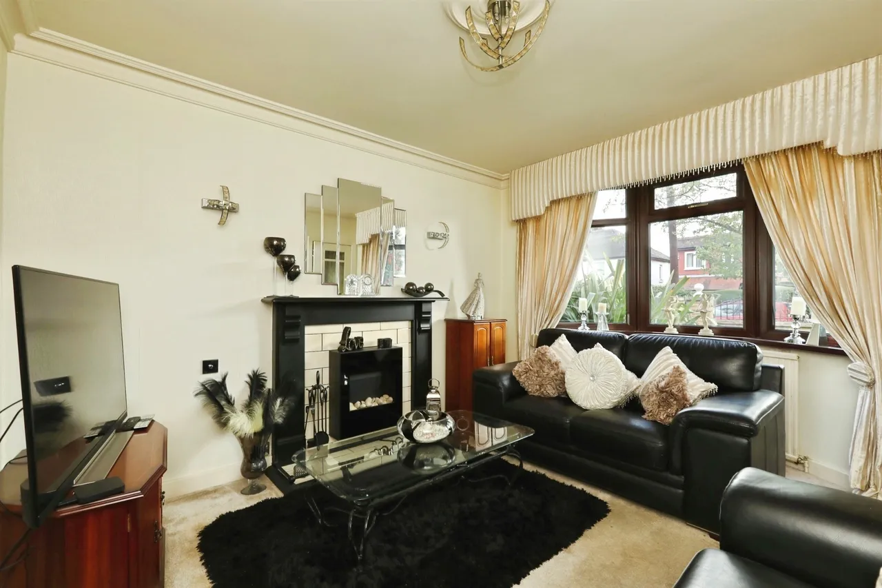 Lister Crescent, Basegreen, S12, photo 2