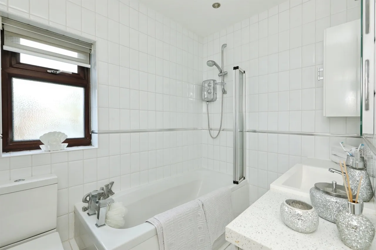 Lister Crescent, Basegreen, S12, photo 13