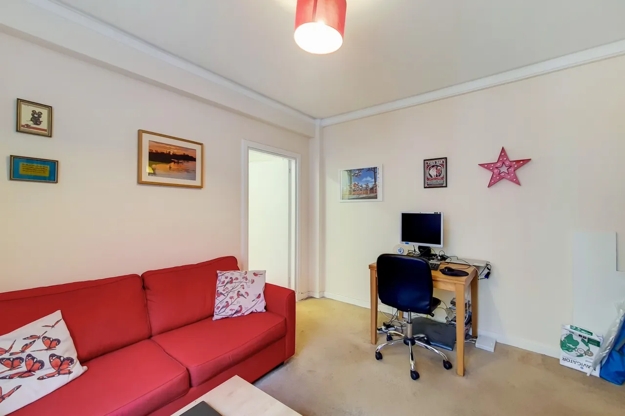 Hammersmith Road, London, W6, photo 6