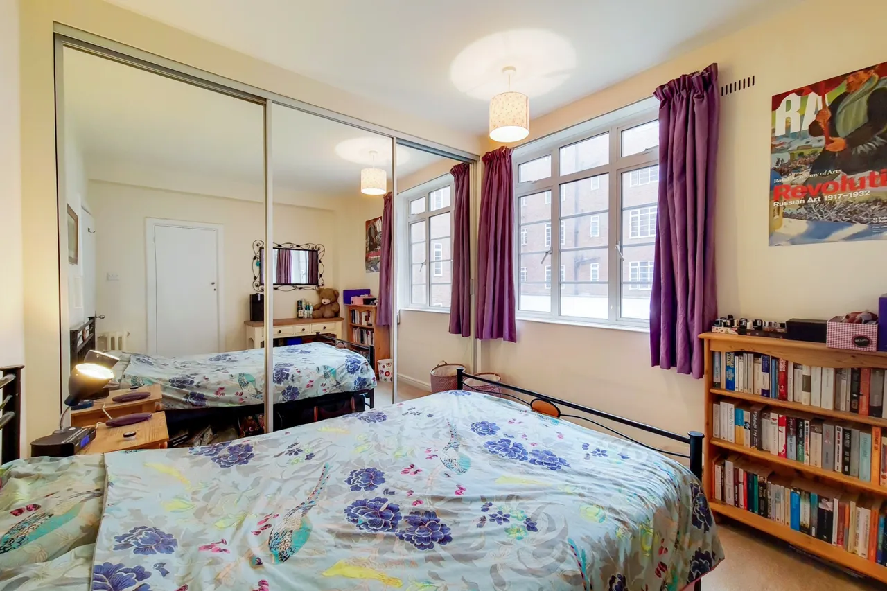 Hammersmith Road, London, W6, photo 3