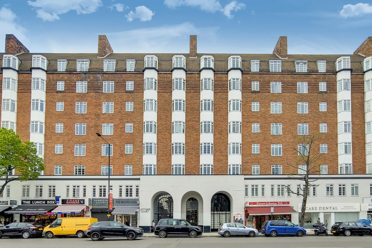 Hammersmith Road, London, W6, photo 2