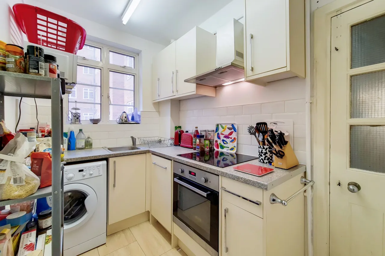 Hammersmith Road, London, W6, photo 4