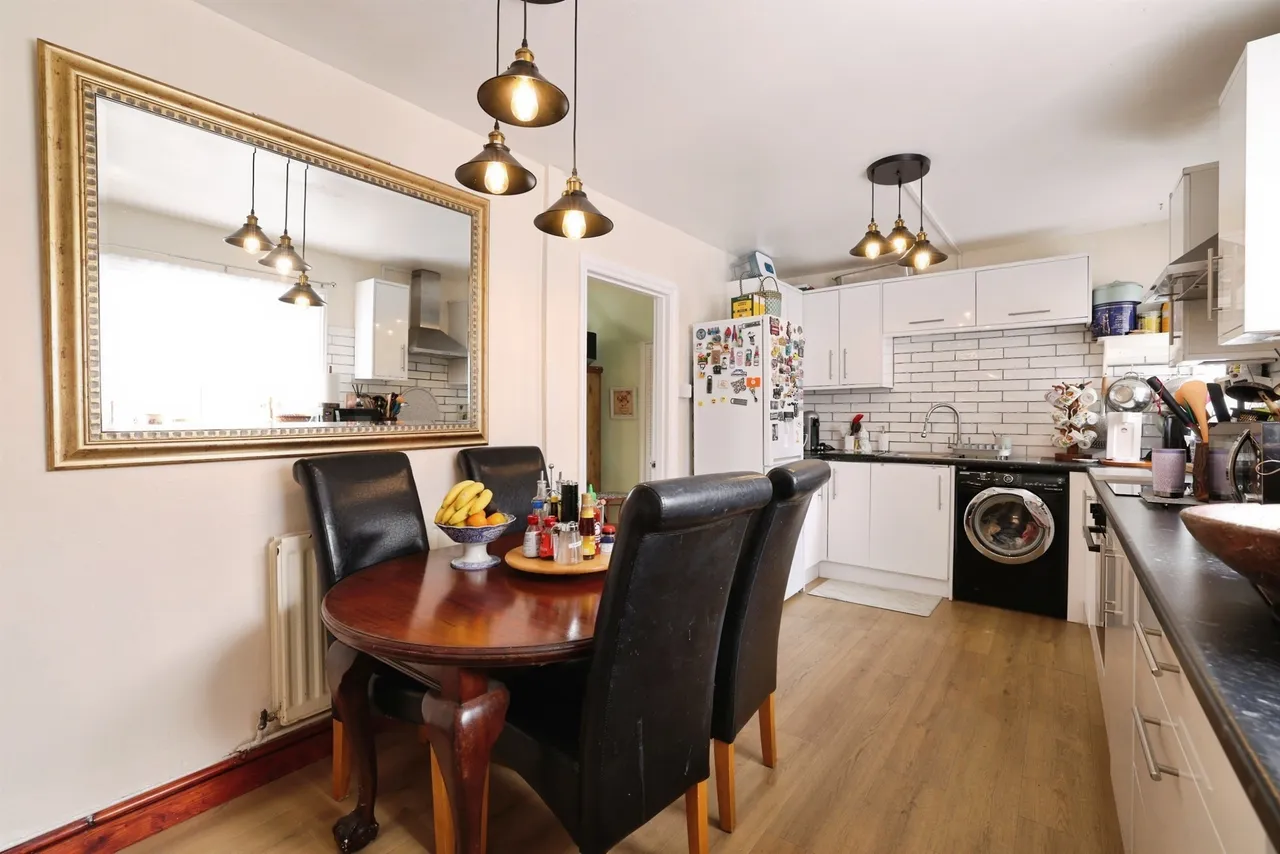 Netheravon Road, Durrington, SP4, photo 8