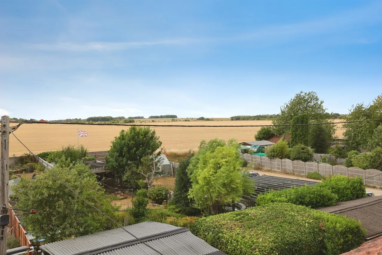 Netheravon Road, Durrington, SP4, photo 12