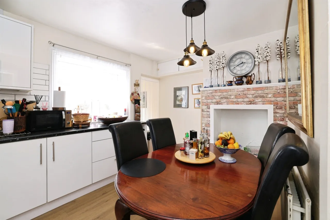 Netheravon Road, Durrington, SP4, photo 5
