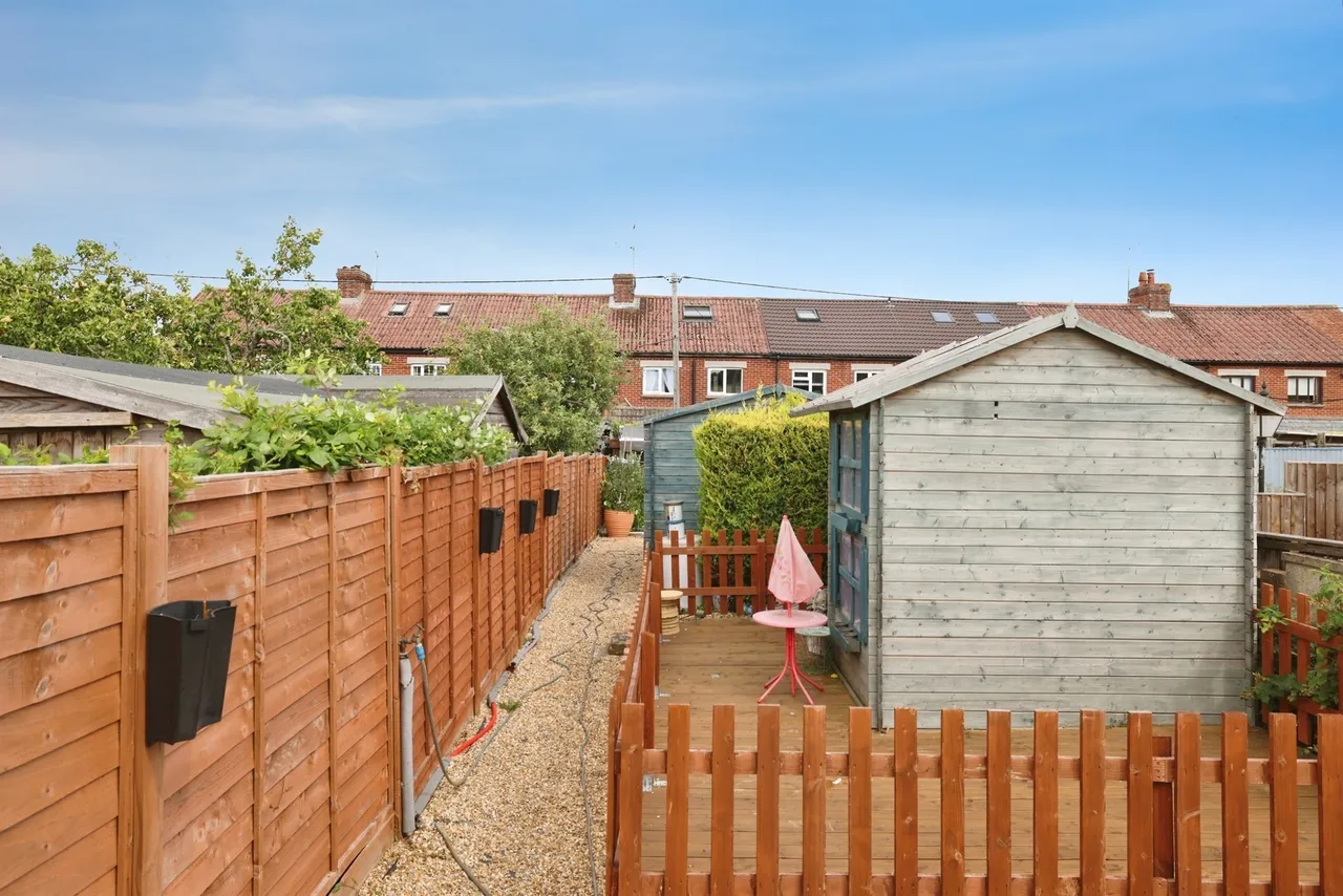 Netheravon Road, Durrington, SP4, photo 18