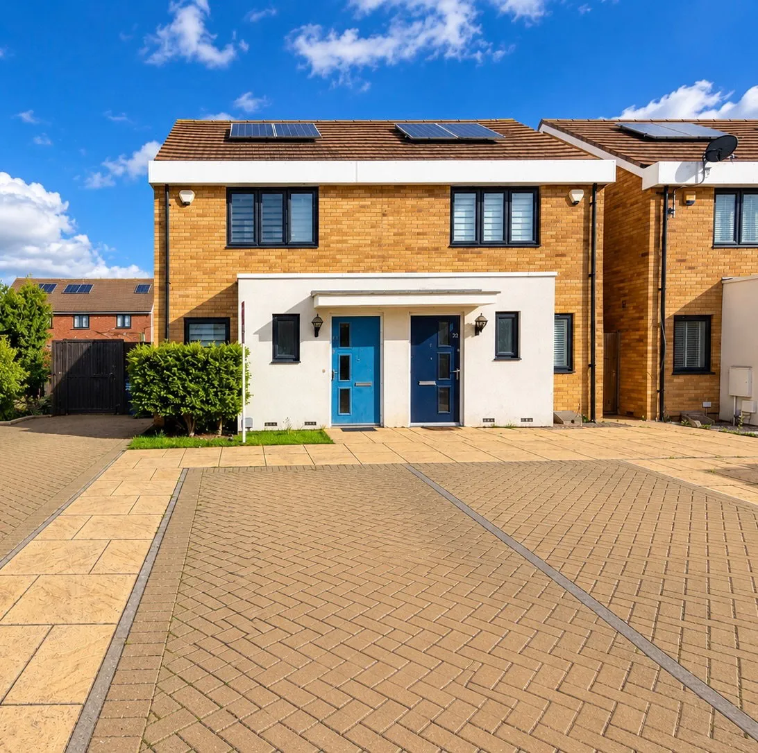 Sanderling Close, East Tilbury, RM18, photo 12