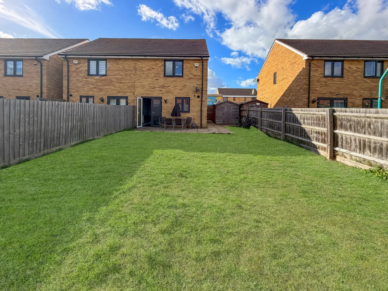 Sanderling Close, East Tilbury, RM18, photo 8