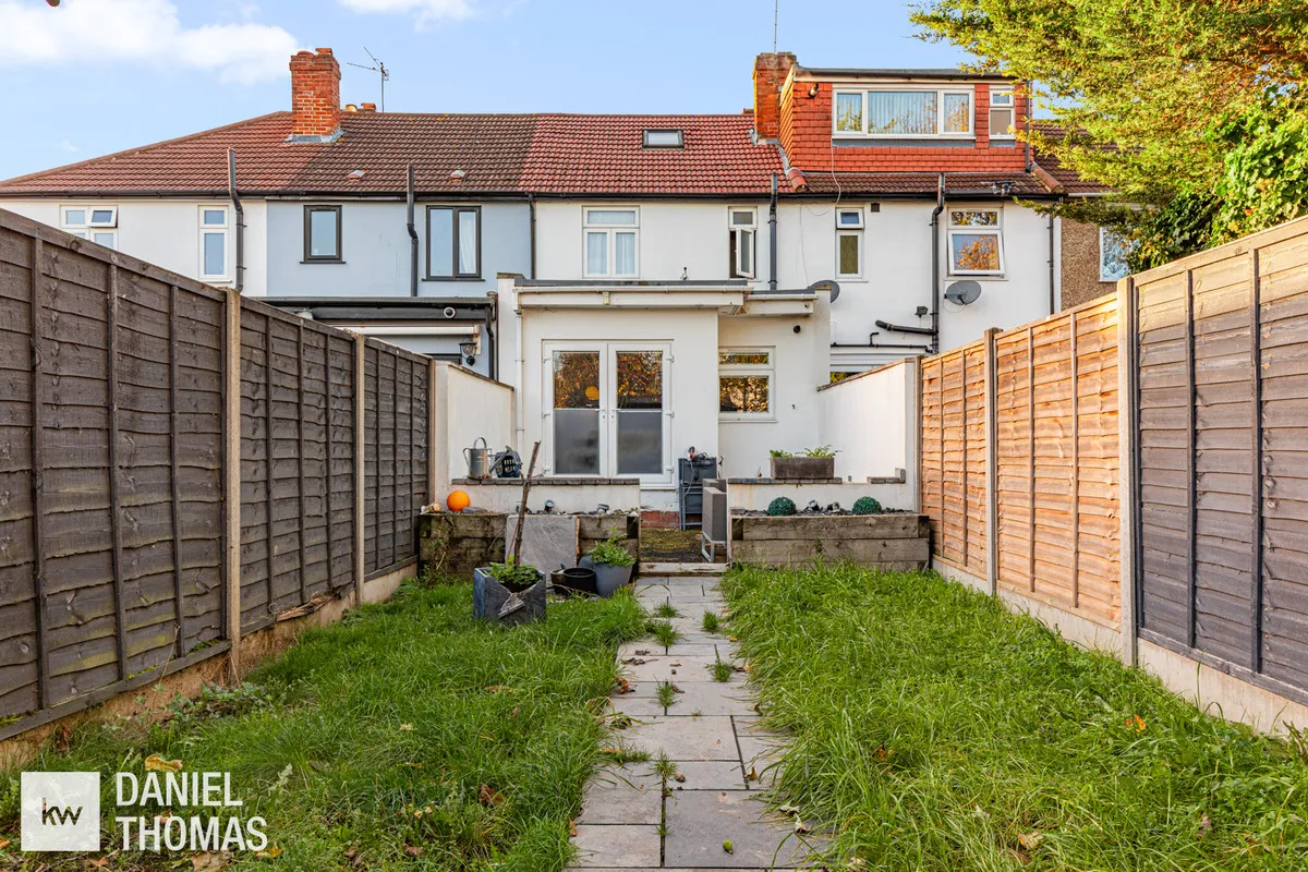 Freemantle Avenue, Enfield, EN3, photo 20