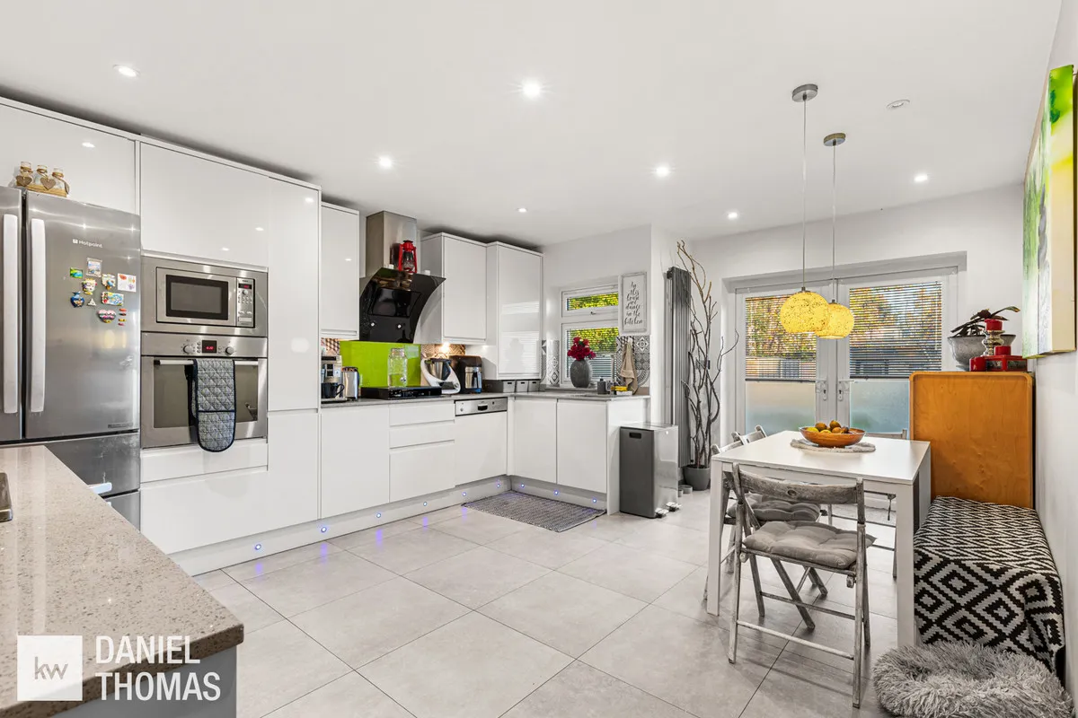 Freemantle Avenue, Enfield, EN3, photo 2