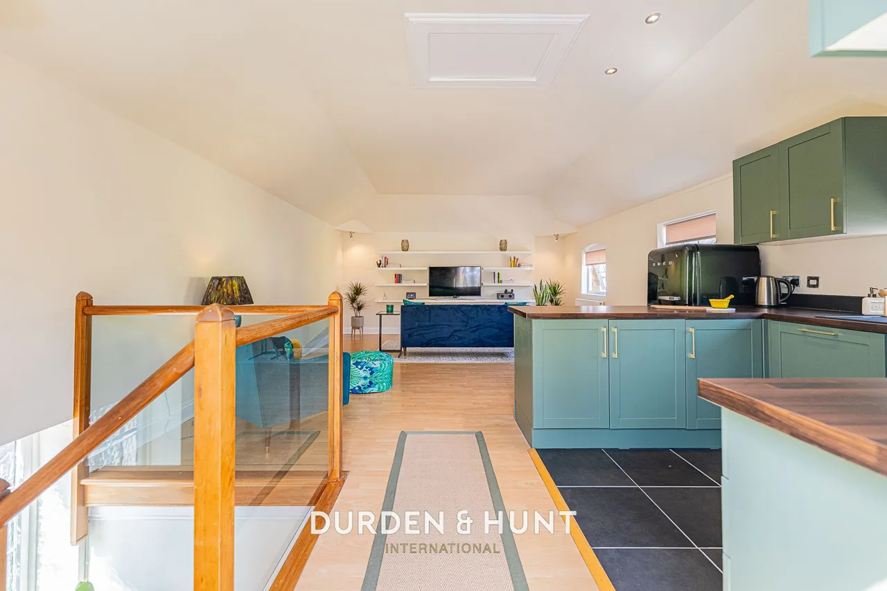 Mews Place, Woodford Green, IG8, photo 3