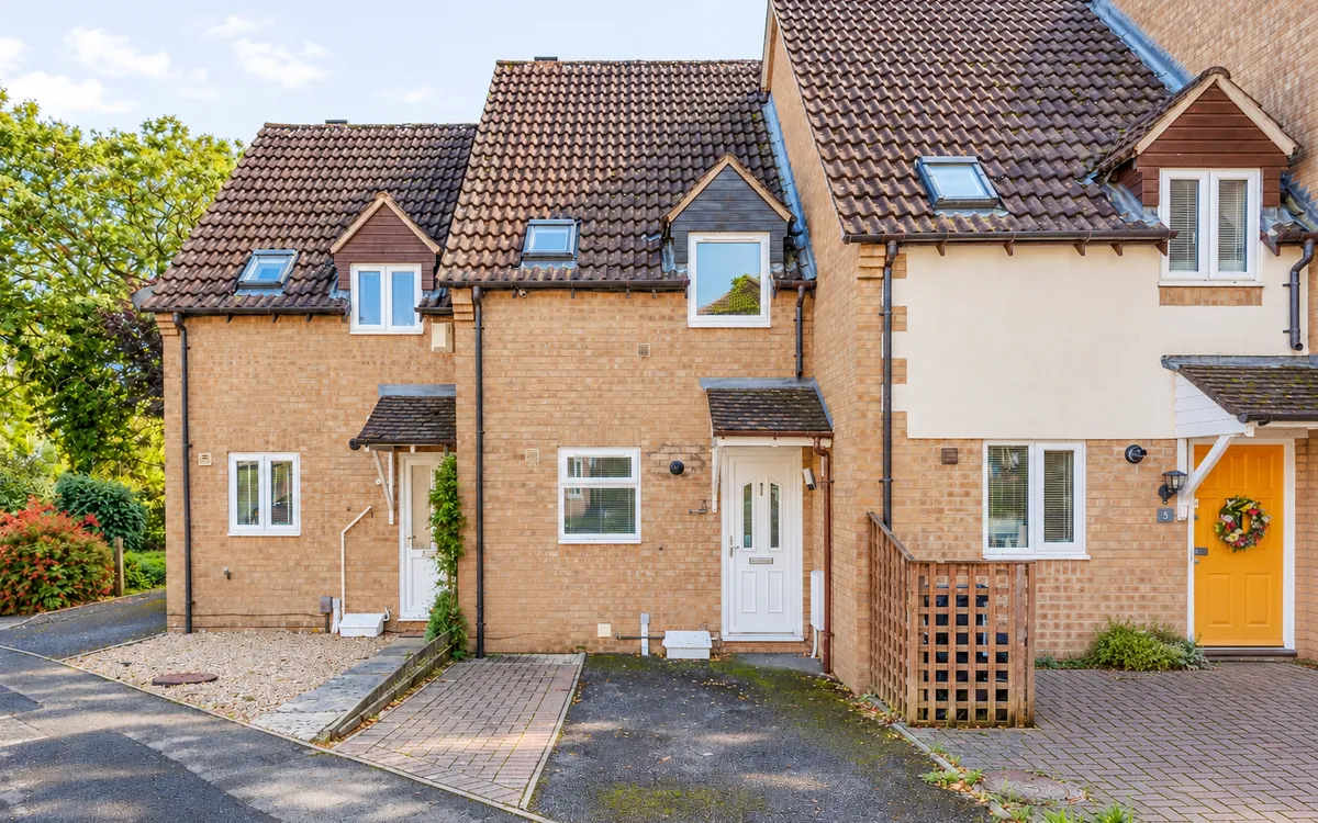 2 bed house for sale, Stanshaws Close, Bradley Stoke, BS32