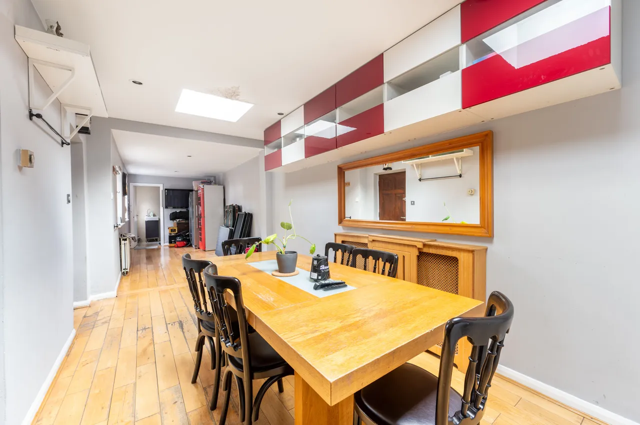 104 Leighton Gardens, London, photo 3