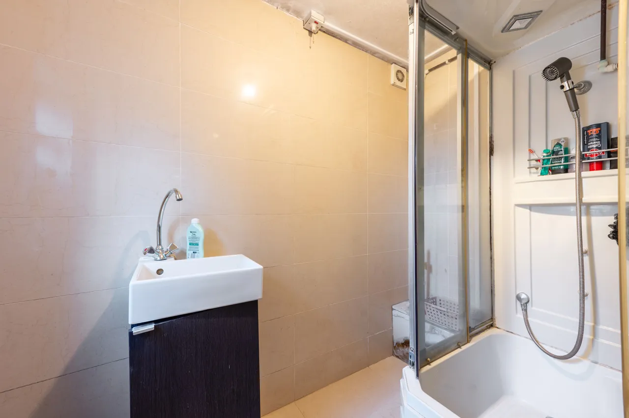 104 Leighton Gardens, London, photo 8