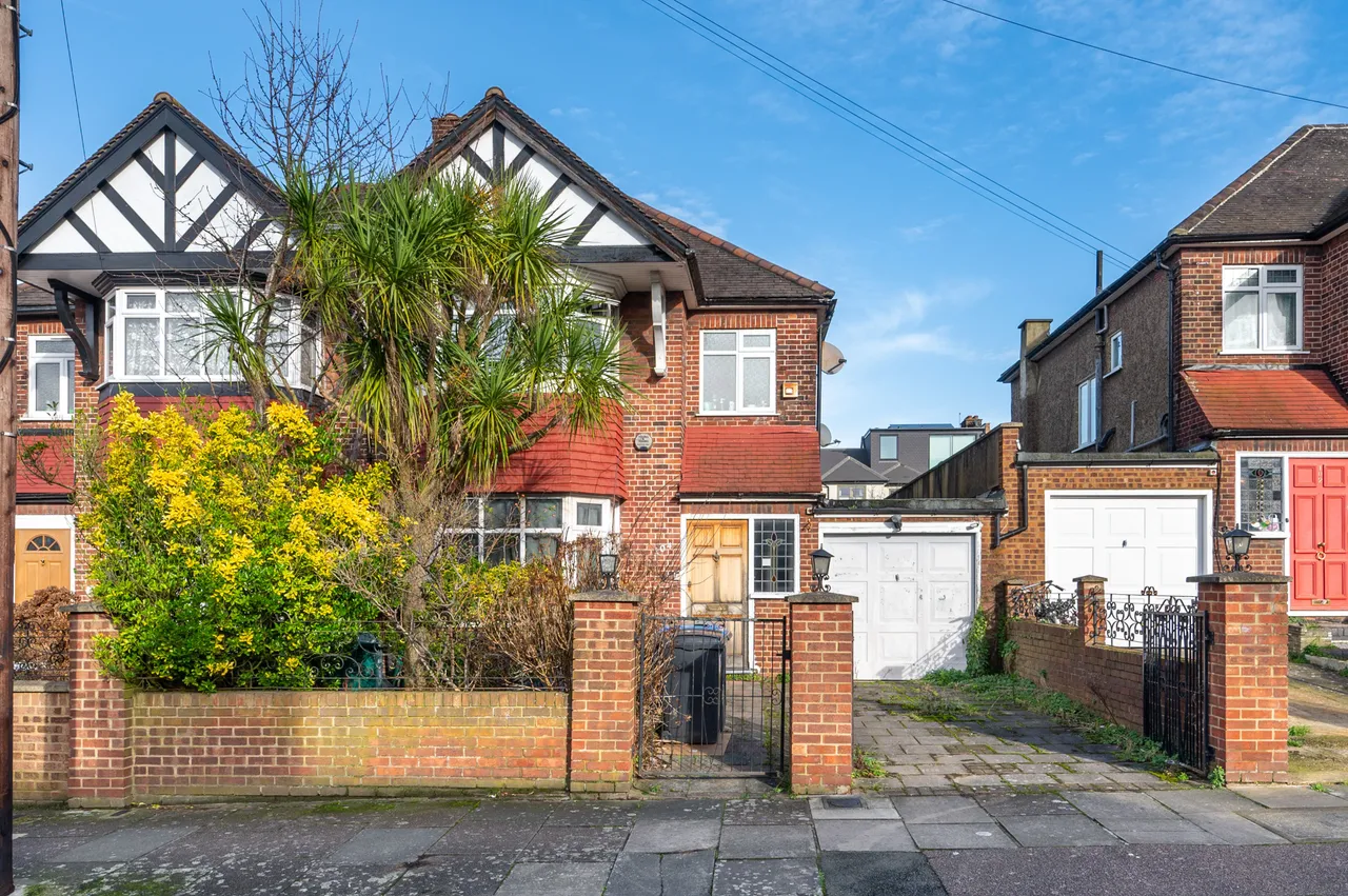 104 Leighton Gardens, London, photo 10
