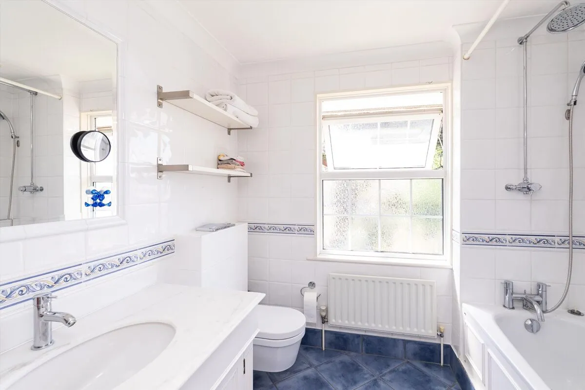 Peregrine Way, London, SW19, photo 12