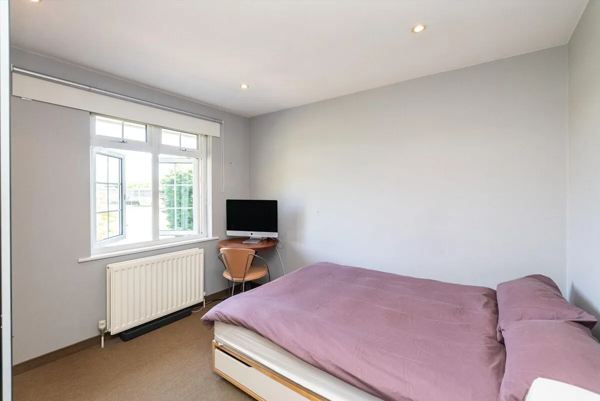 Peregrine Way, London, SW19, photo 18