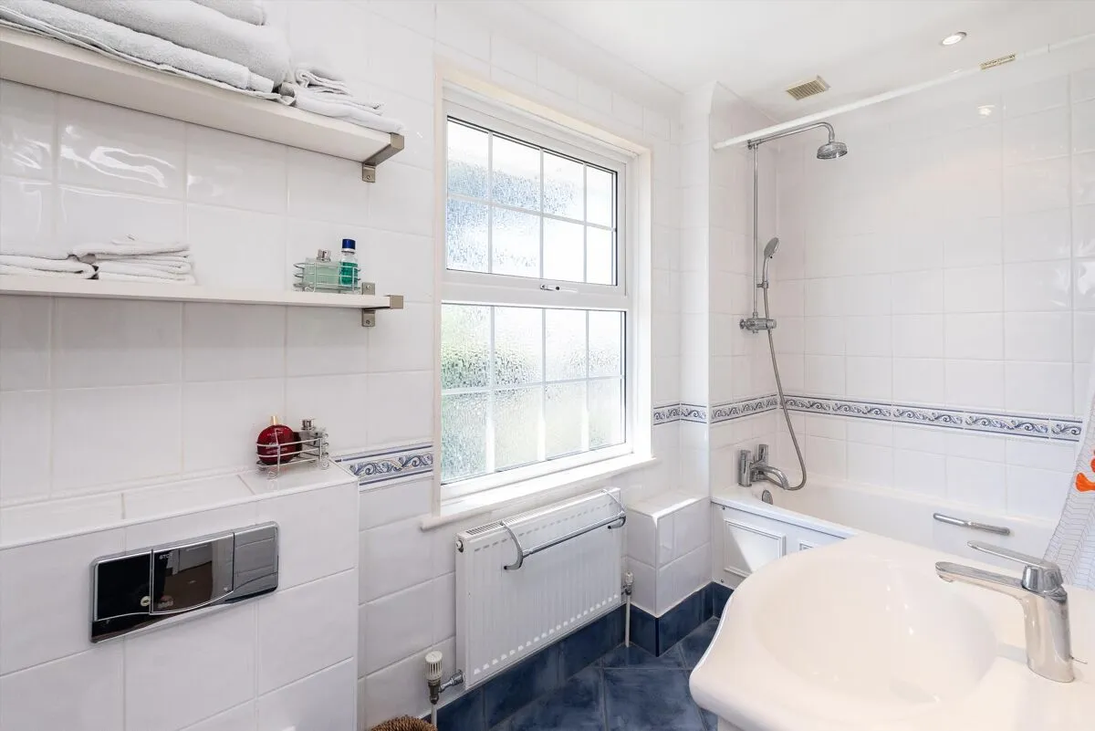 Peregrine Way, London, SW19, photo 16