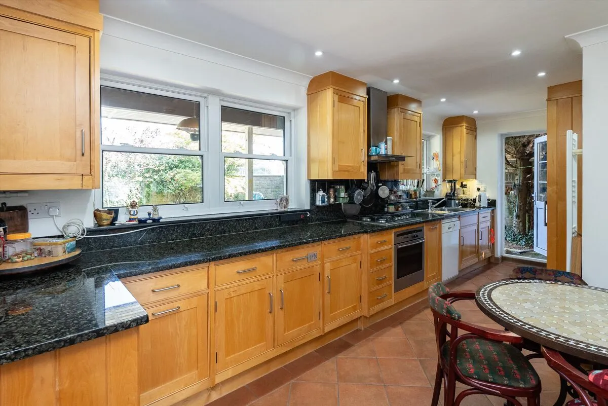 Peregrine Way, London, SW19, photo 5