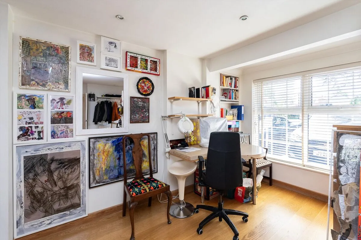 Peregrine Way, London, SW19, photo 13