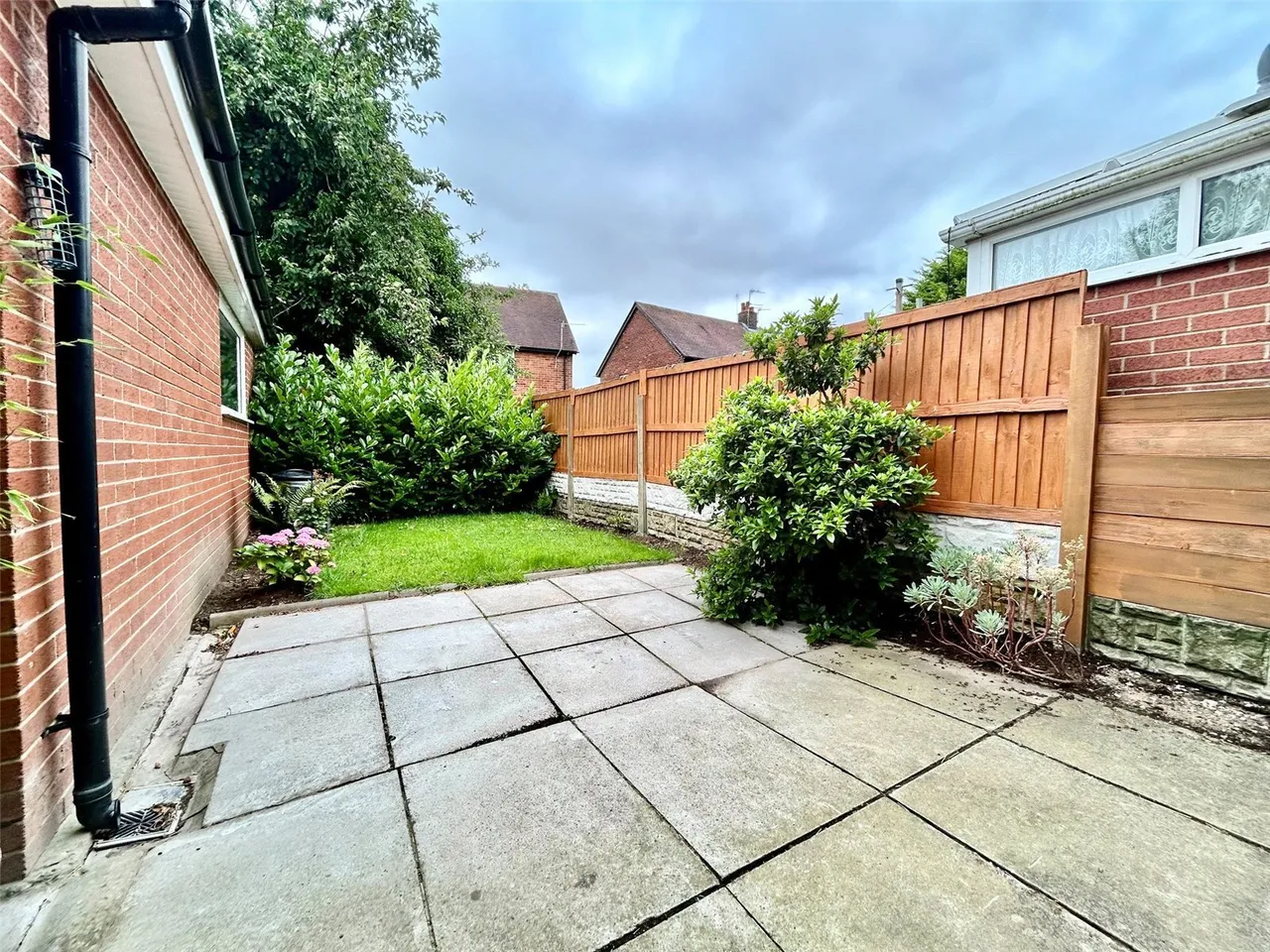 Larchwood Crescent, Leyland, Lancashire, PR25, photo 6