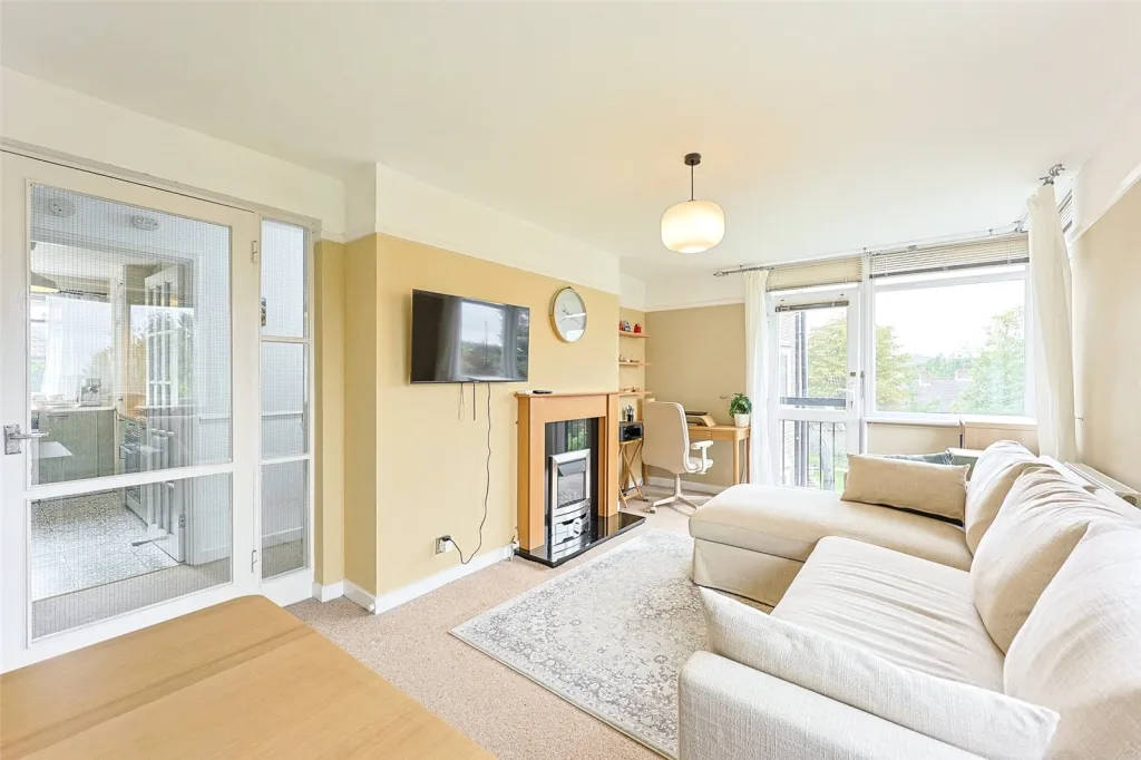 Great North Road, London, N2, photo 12