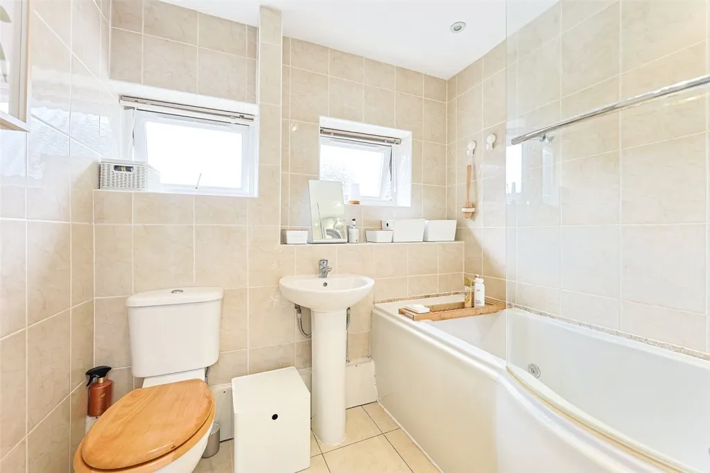 Great North Road, London, N2, photo 7