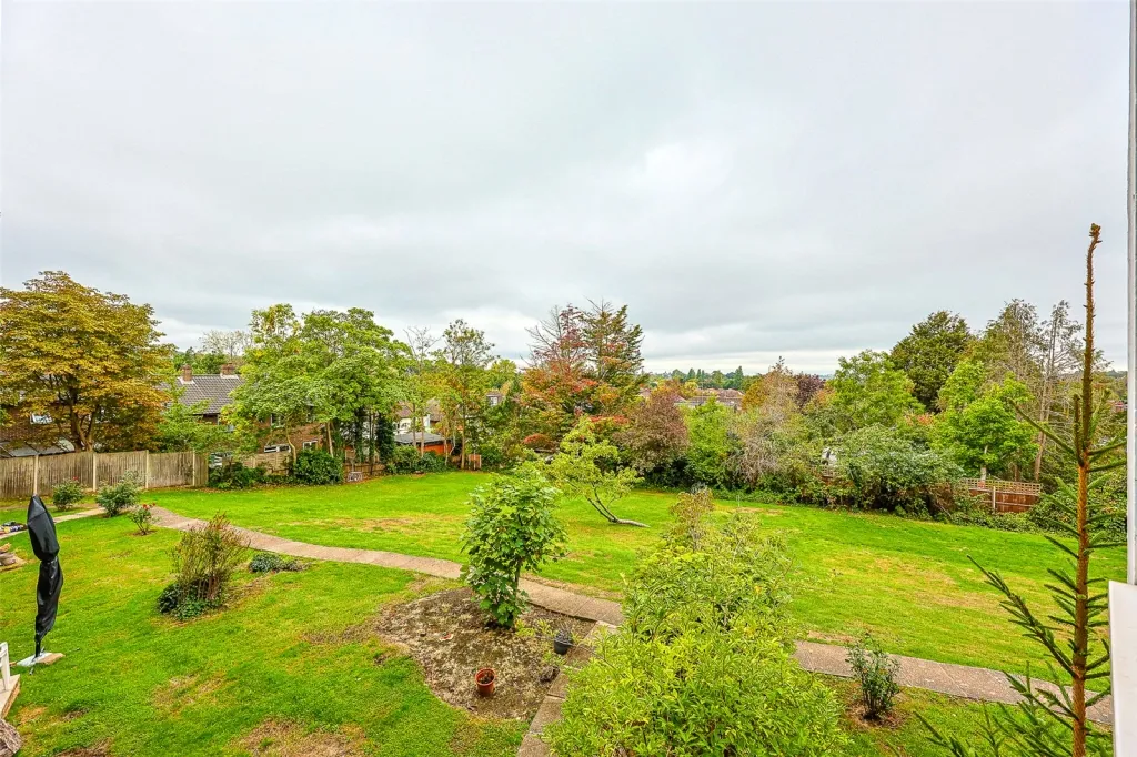 Great North Road, London, N2, photo 8
