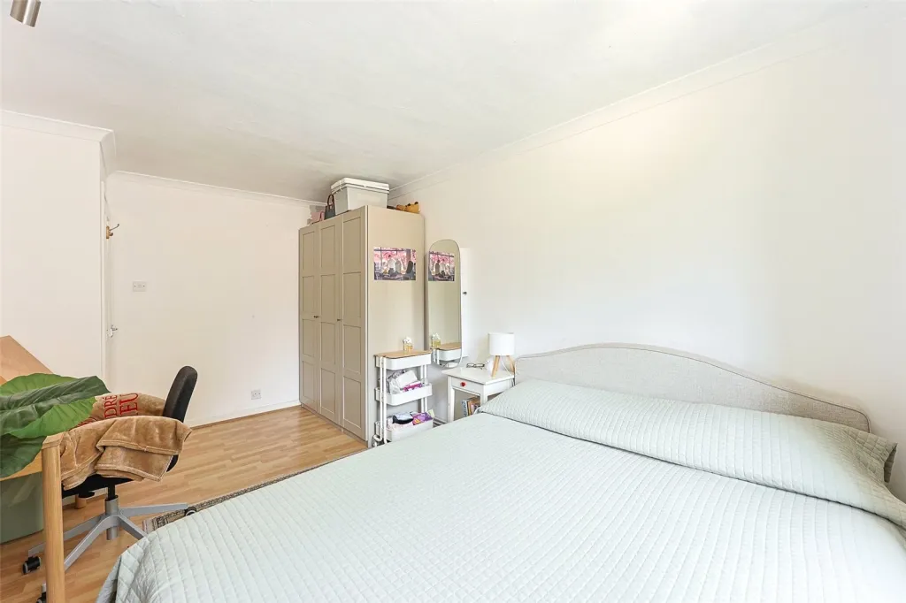 Great North Road, London, N2, photo 14