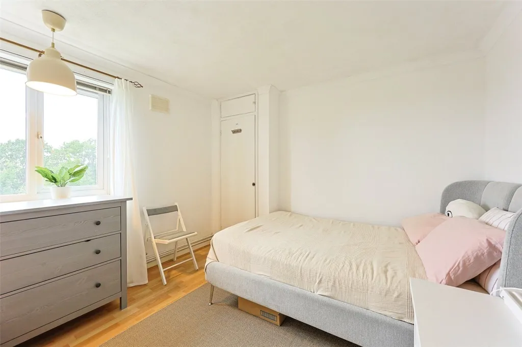 Great North Road, London, N2, photo 9