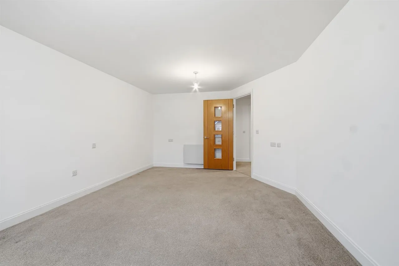 Churchfield Road, Walton-On-Thames, KT12, photo 12