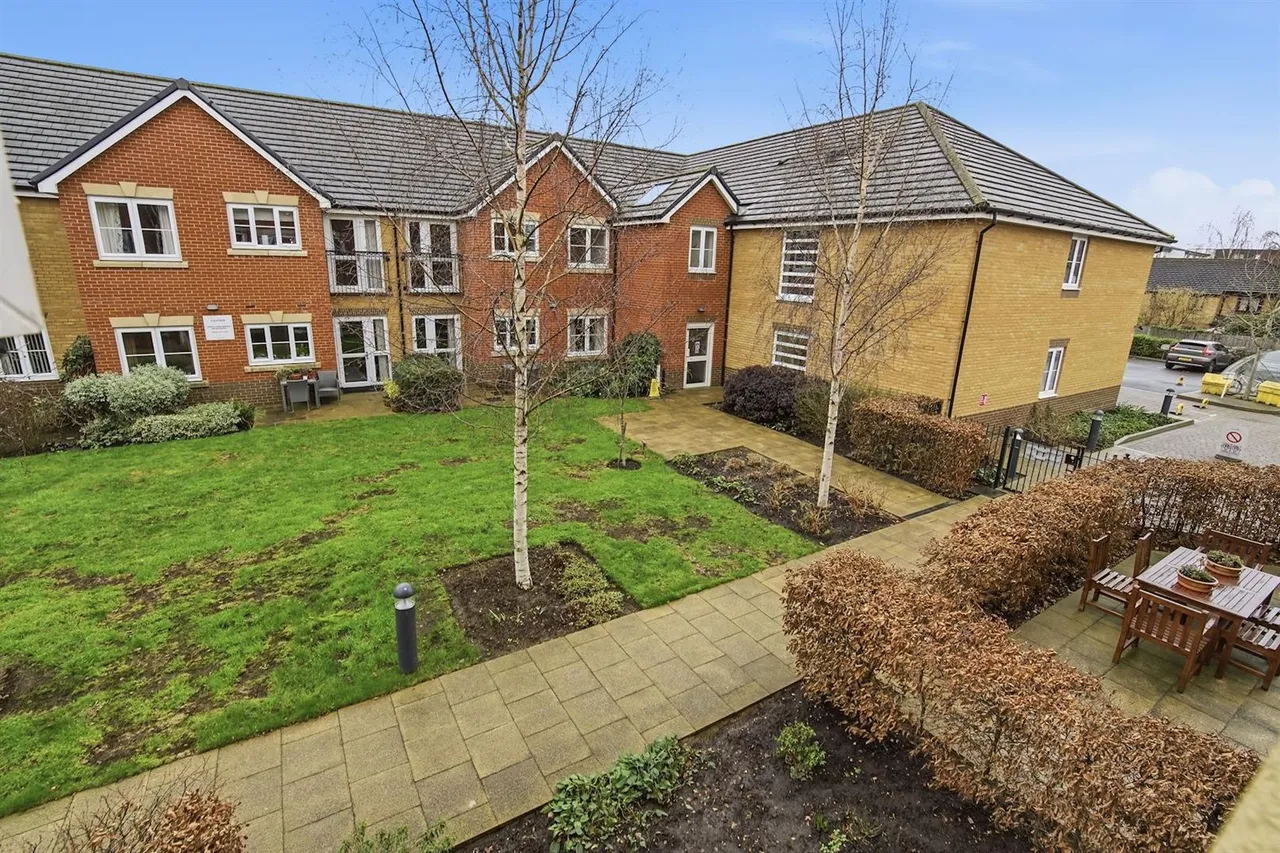 Churchfield Road, Walton-On-Thames, KT12, photo 4