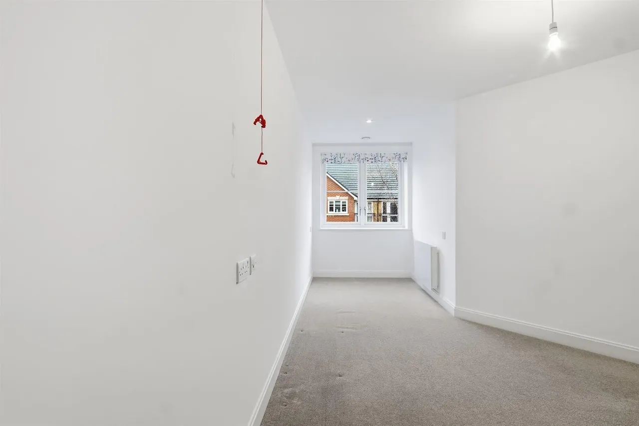 Churchfield Road, Walton-On-Thames, KT12, photo 9