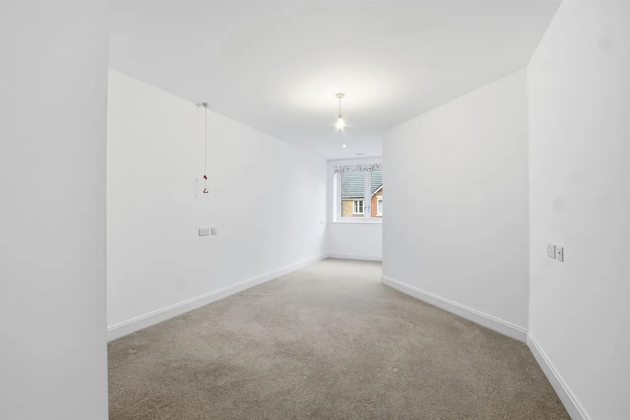 Churchfield Road, Walton-On-Thames, KT12, photo 6